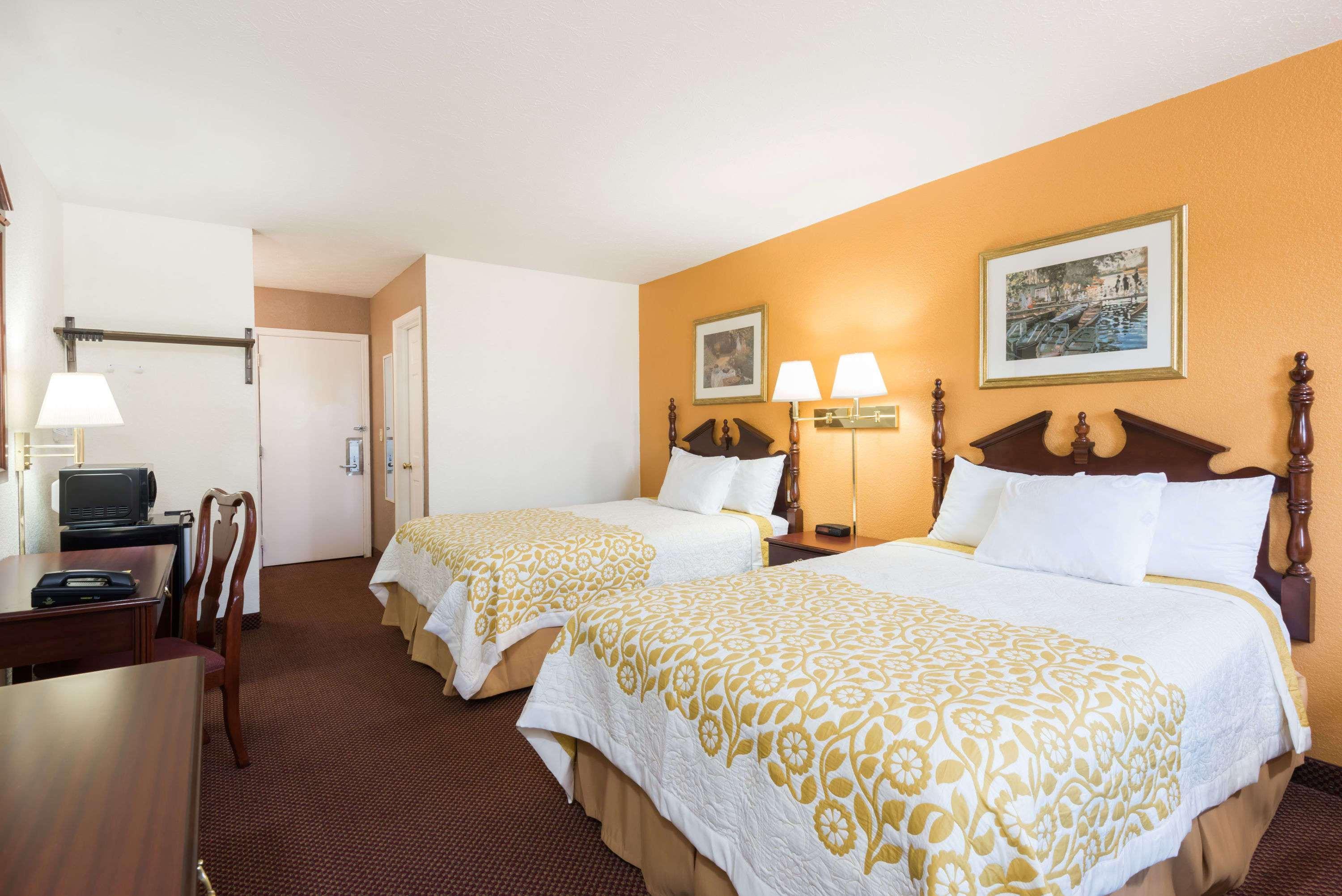 Hotel Days By Wyndham Amherst
