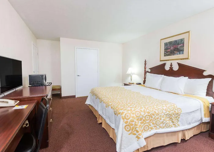 Days Inn By Wyndham Amherst