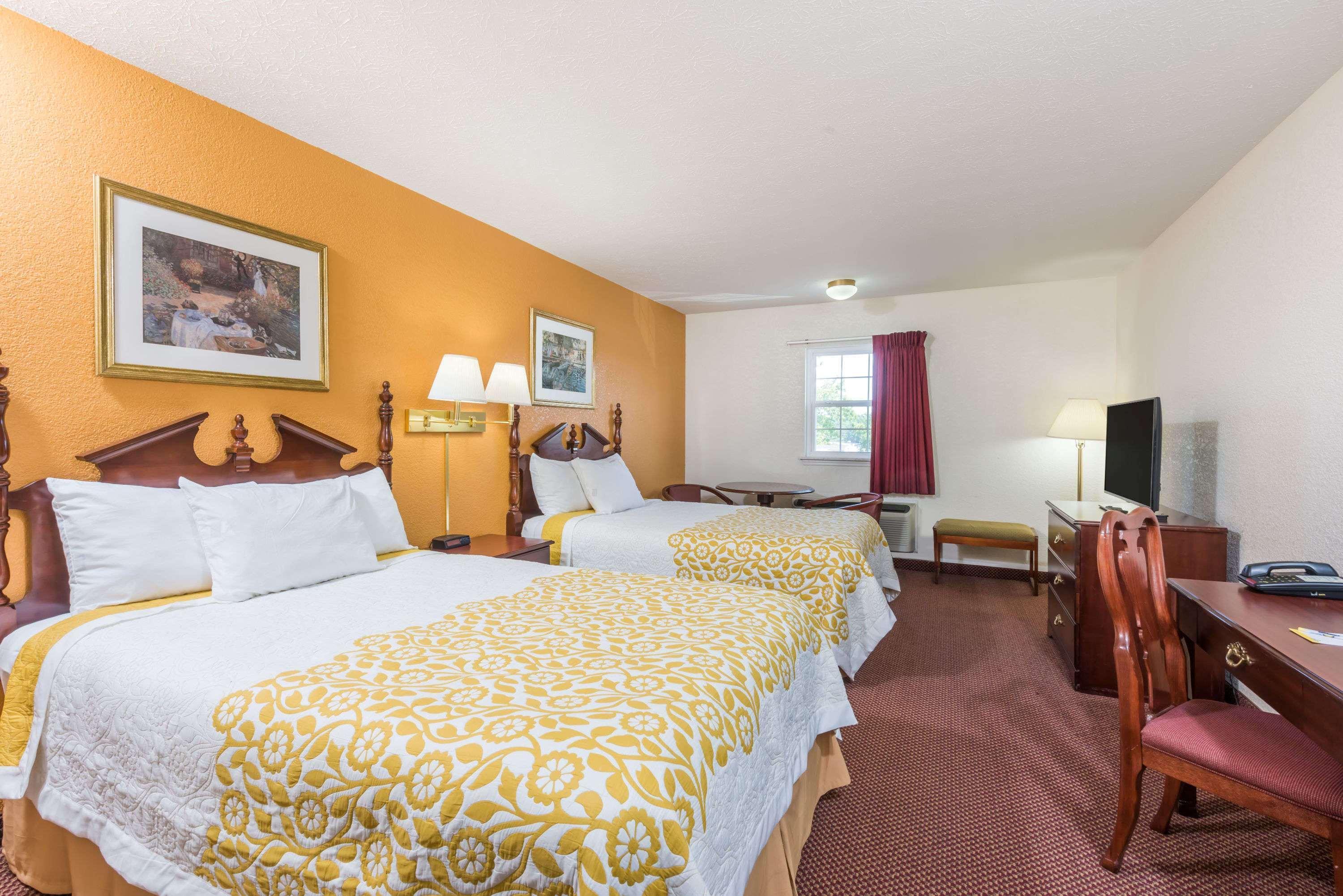 Days By Wyndham Hotel