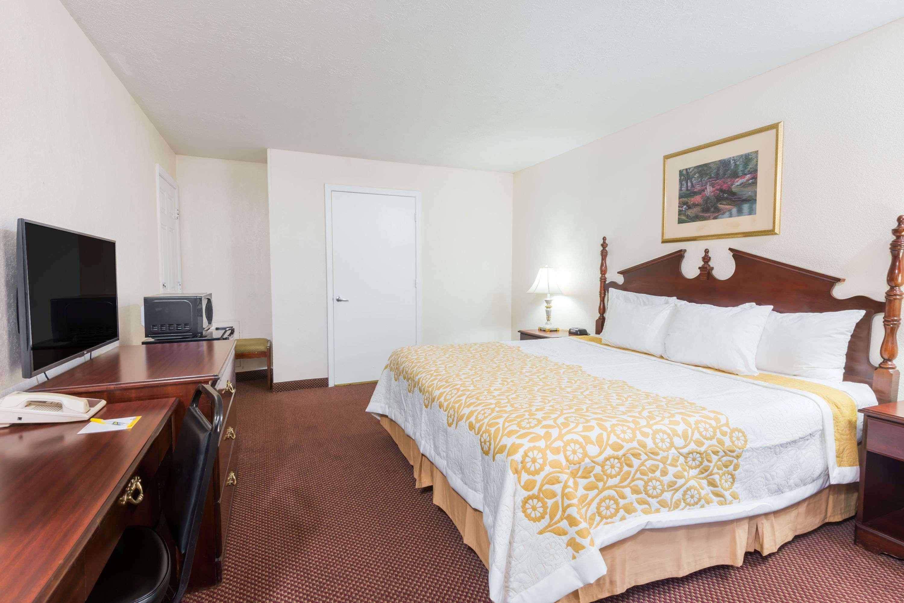 Days By Wyndham 2* Amherst