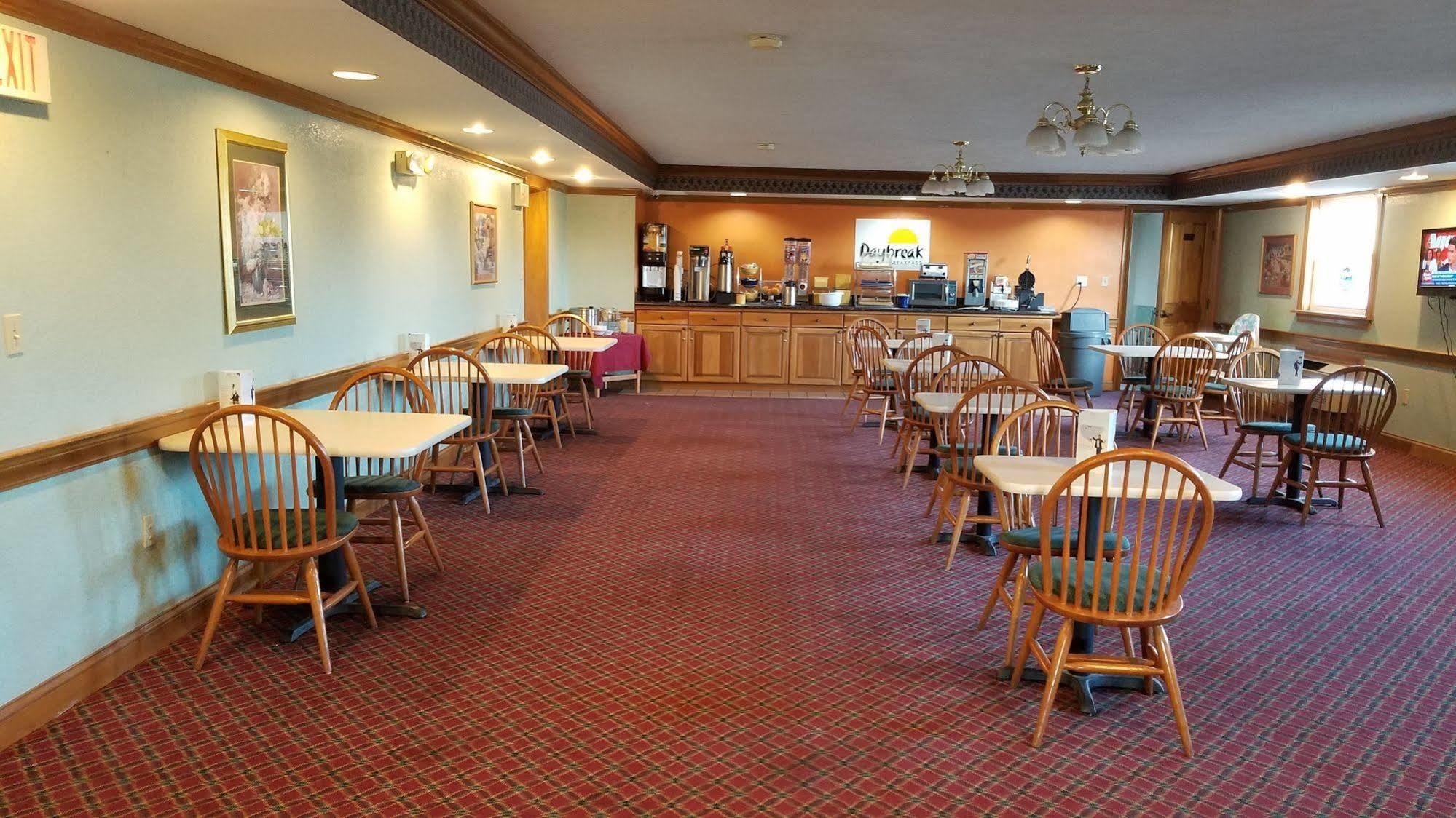Days By Wyndham Hotel Amherst